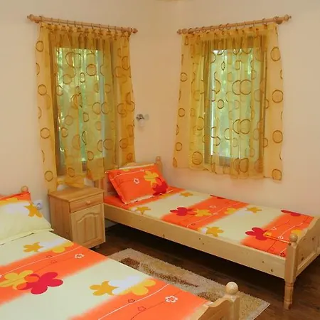 Holiday home Lazarovata House
